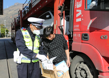 源头管控 宣防结合 让利于民 红河交警着力推进货车非法改装整治