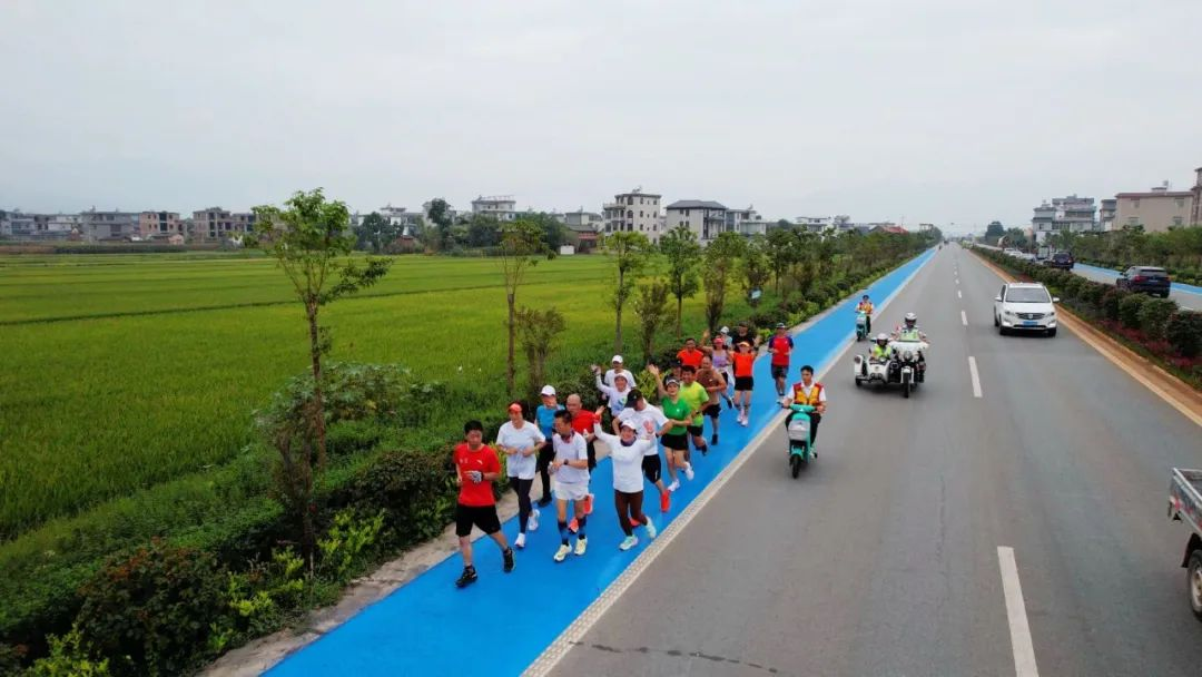 弥渡“一节一赛” |今年的赛道更舒服？多地的跑团试跑体验