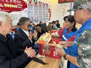 鼓楼街道开展关爱烈士父母“月圆中秋夜，情暧烈属心”慰问活动