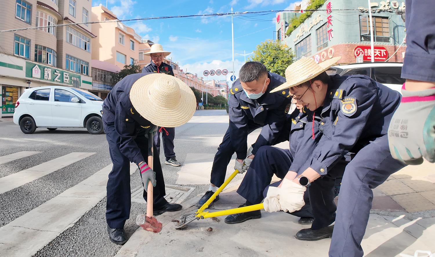 云南祥云县党员先锋市政施工队在市政建设中大显身手