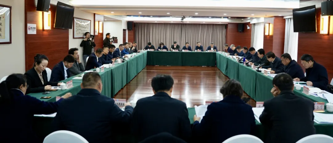 省人民政府在省工商联召开第四次民营企业座谈会