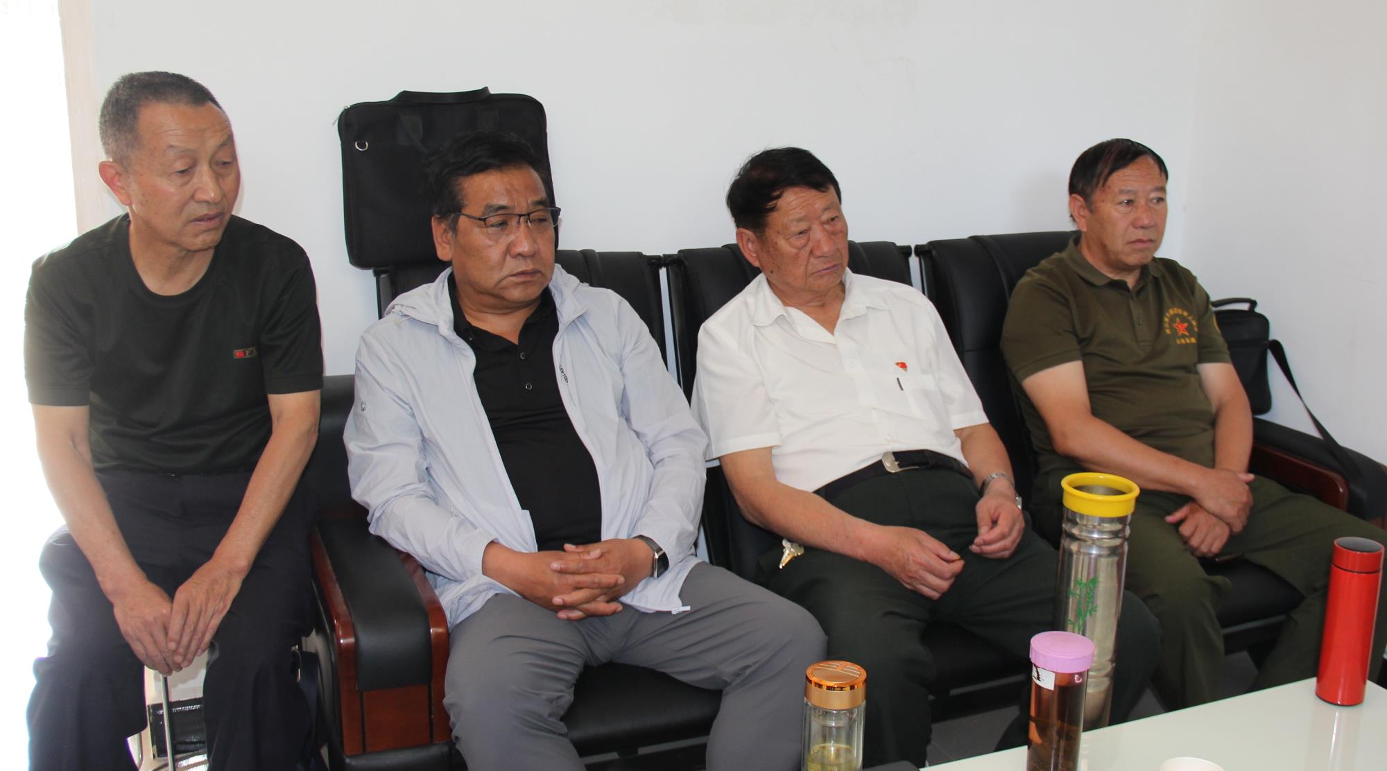 云南祥云县关爱退役军人协会发出“禁酒令”