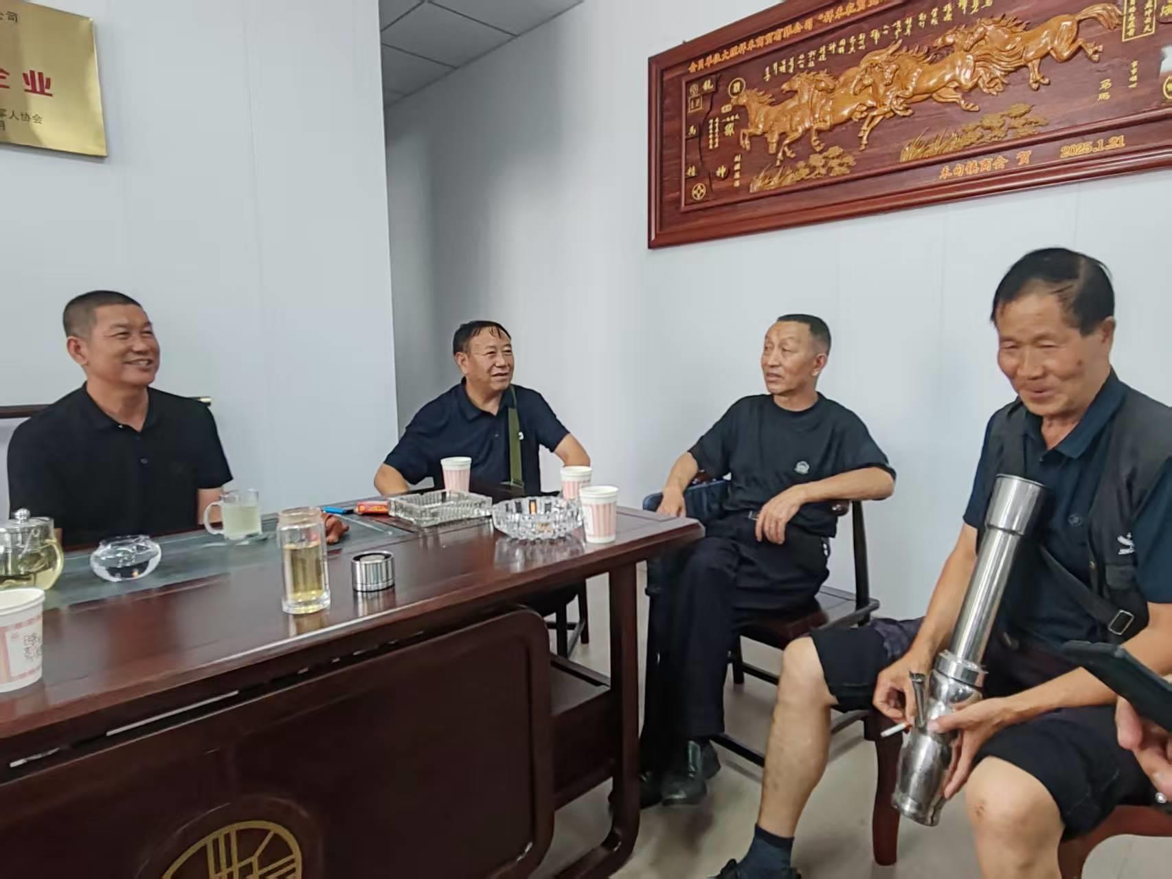 云南祥云县关爱退役军人协会到禾甸镇调研