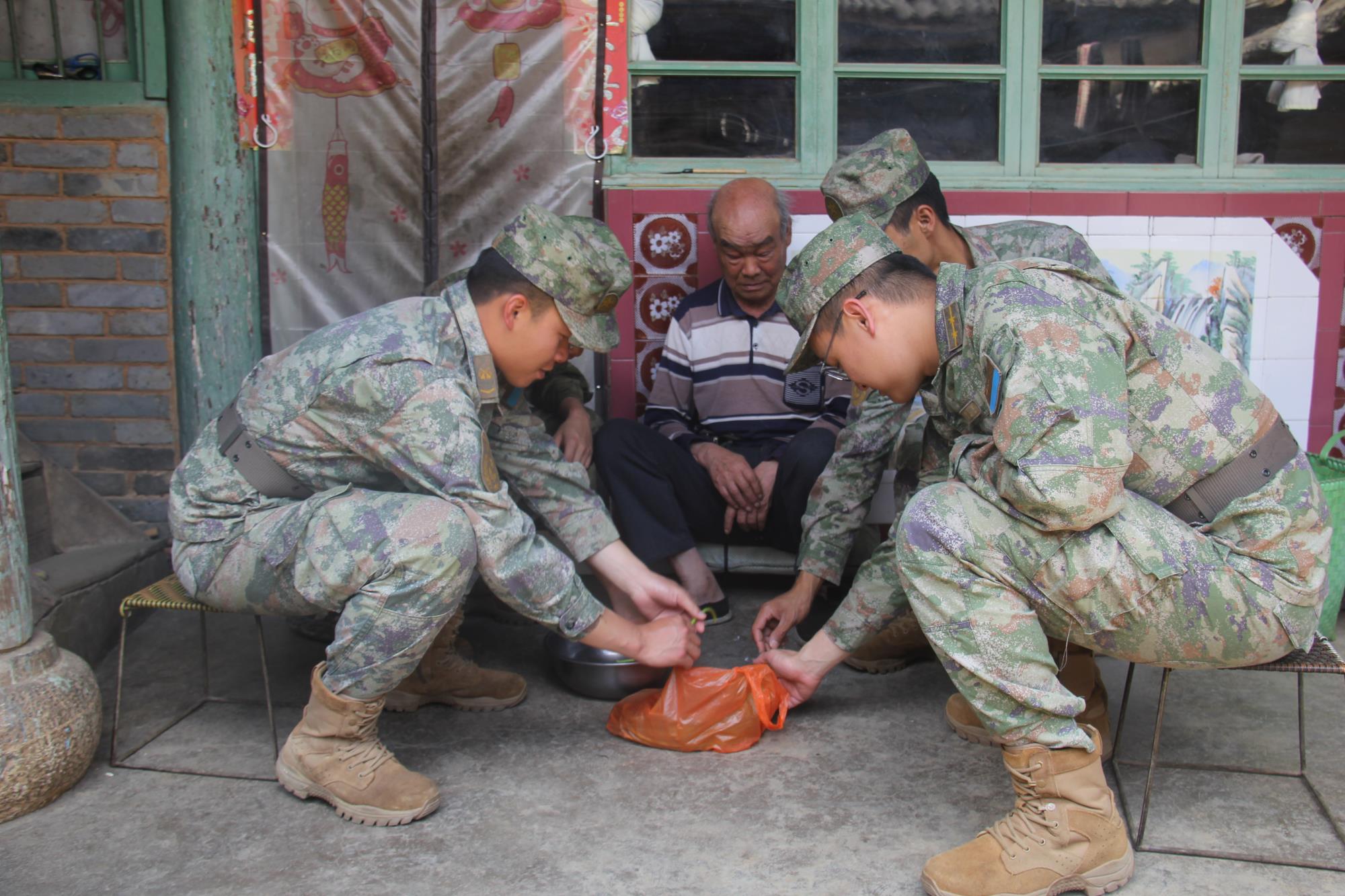 驻云南祥云县某部队聚焦重点工作谱写拥政爱民新篇章