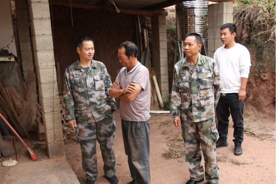 “永不走的工作队”浇开新时代军民团结一心的花朵