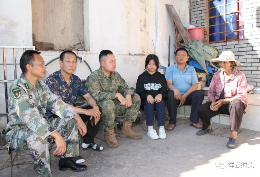 云南祥云县人武部真情帮扶情暖彝乡