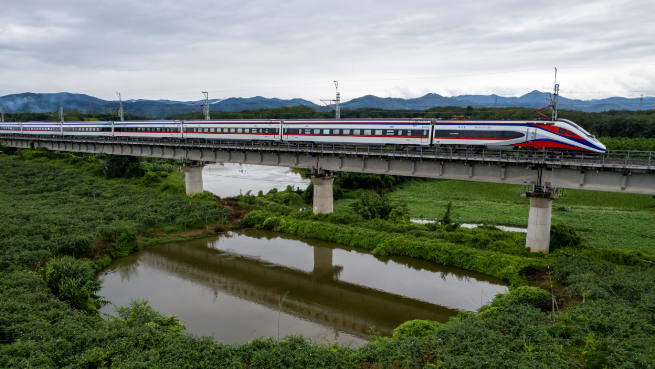 中老铁路累计发送旅客超7000万人次  发送货物超8100万吨