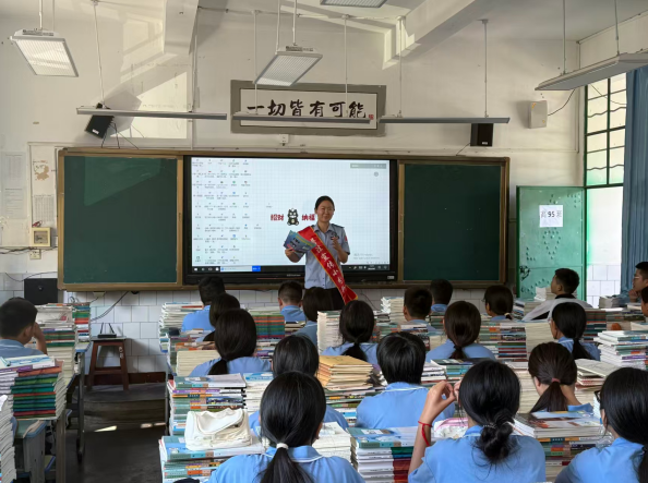 执勤队开展4·15国家安全教育日普法宣传 活动