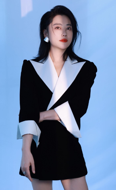 二十七载裁衣裁心，一木一裳助她绽放