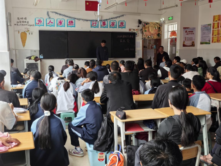 【法治护航暑期 平安快乐成长】云南漾濞县老兵宣讲团走进苍山西镇初级中学开展期末安全主题教育课
