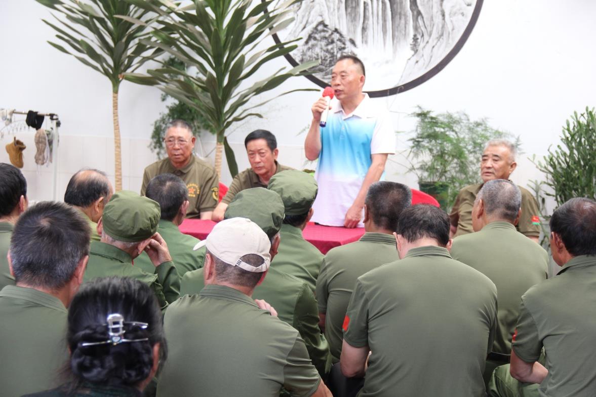 云南祥云县关爱退役军人协会十一组（祥云片）召开庆祝“八一”建军节座谈会