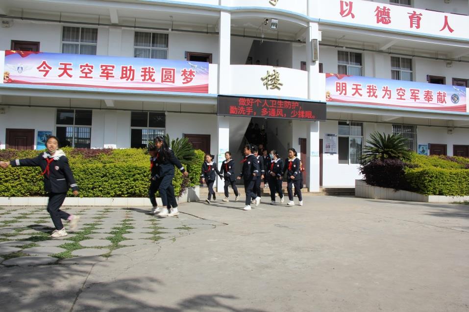 【做实民生工程  办好民生实事】云南祥云县“云鹰助学”为乡间学生圆梦