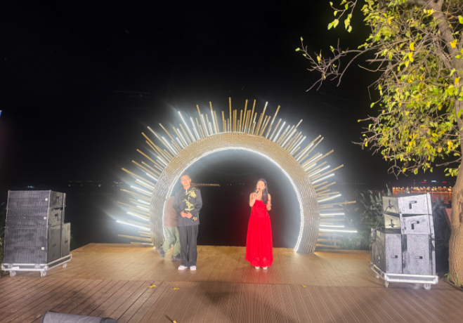 滇池月夜，花好月圆｜丹霞桥畔，上演一场湖畔中秋国风叙事